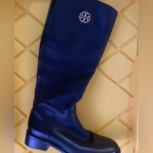 Tory Burch knee-high leather boots with emblem